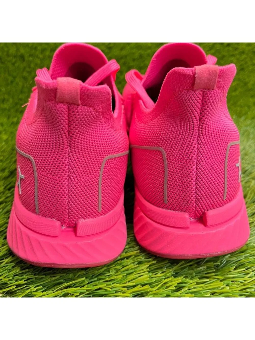 Flux Adapt Runner Neon Pink Mens Size 10.5 Athletic Walking Knit Shoes Sneakers